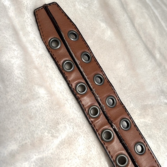 👖 VINTAGE GENUINE BROWN LEATHER SILVER & SILVER RIVETED BELT Women’s 36 - Picture 6 of 10